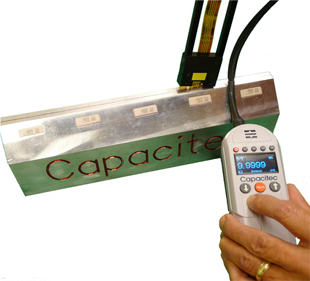 非接触隙間測定「ギャップマスター」Capacitecの非接触隙間測定器ギャップマスターは非接触でダイやロール間のギャップ隙間を測定可能です